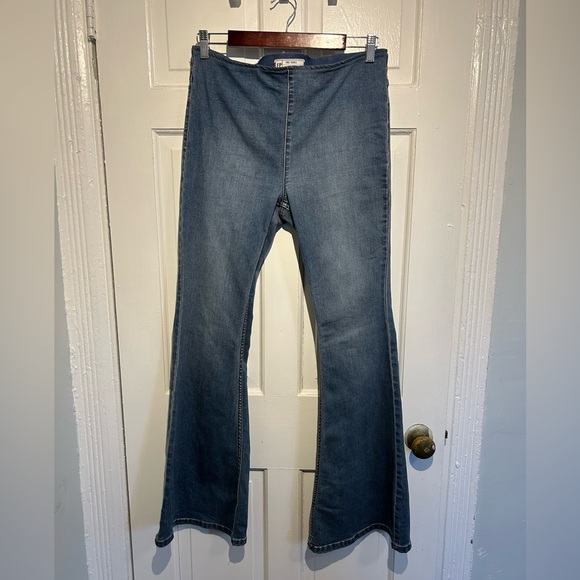Free People jeans - Picture 5 of 6